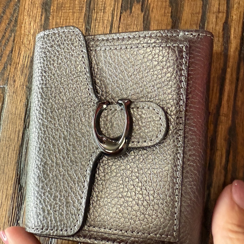 Coach Metallic Tabby Small Wallet – Silver Gunmetal – BNWT $150